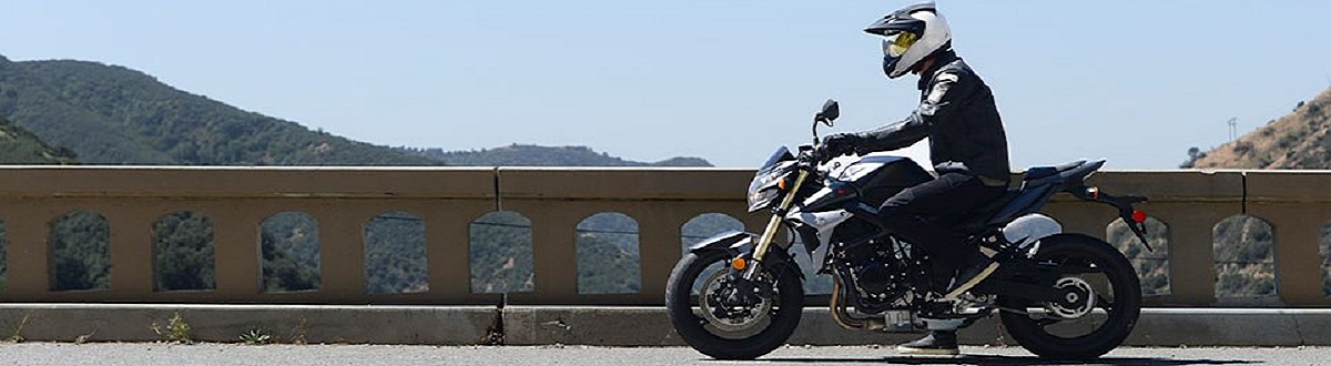 2015 Suzuki GSX-S750 driving on bridge